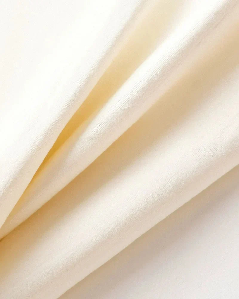 MAßGESCHNEIDERTE POLOSHIRT AUS PIQUÉ MIT KONTRASTDETAILS